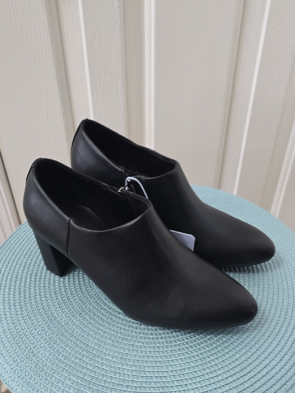 AEROSOLES Brand Women's Black Pointed Toe Block Heel Booties Size 6